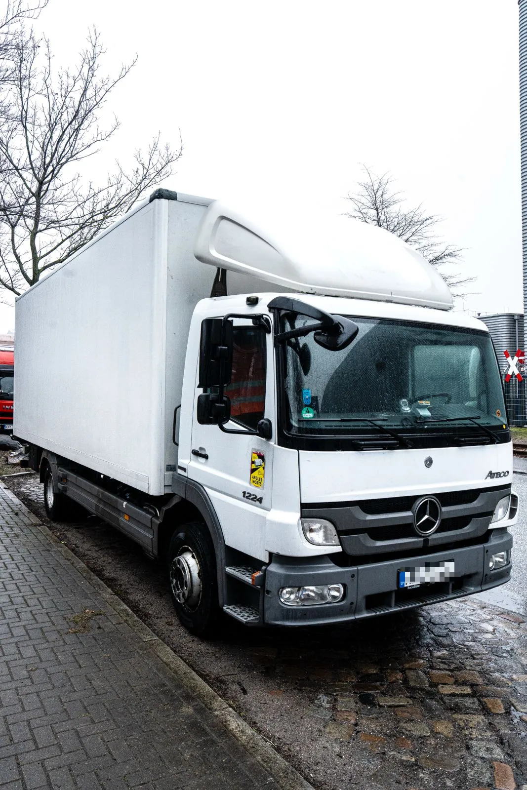 Fuhrmann Mercedes Atego Umzugs-LKW -- zuverlässiger Transport Hamburg nach Berlin