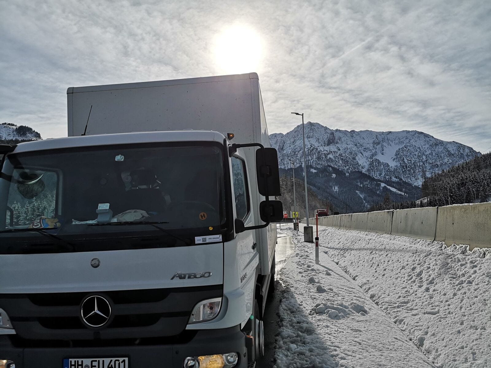 Fuhrmann 12-Tonnen-Umzugs-Lkw auf einer Fernfahrt